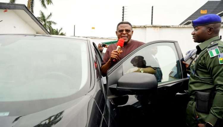 Cross River State Governor Presents New Vehicles To Judges [PHOTOS]