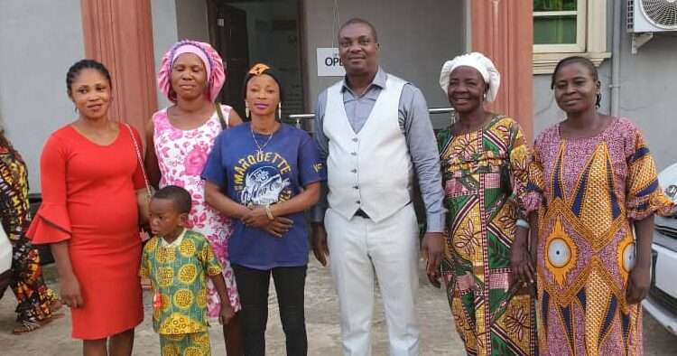 Activist Lawyer Tope Temokun Presents Christmas Cash Gifts To Indigent Neighbors And Clients